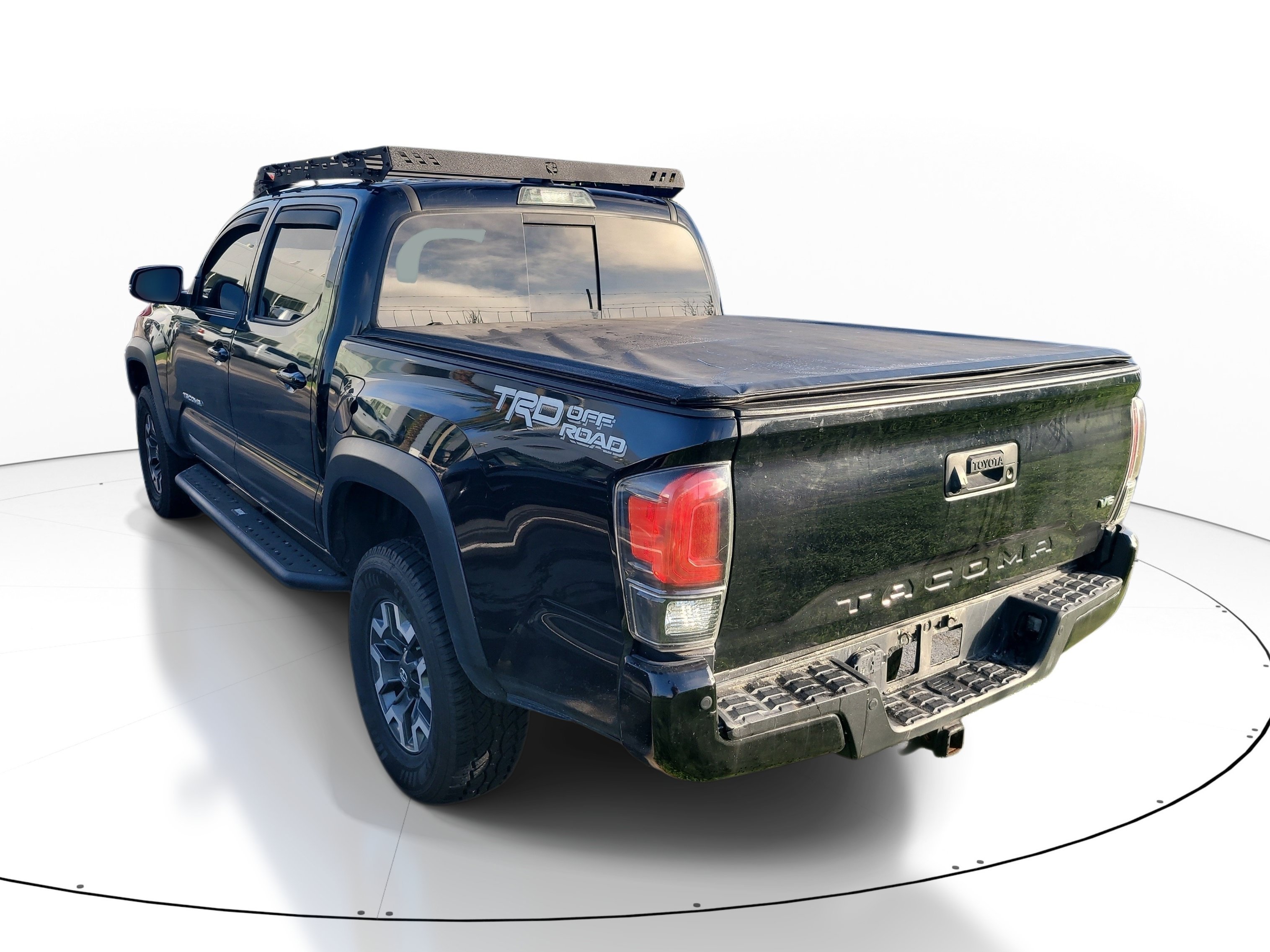 Used 2022 Midnight Black Metallic Toyota SR5 image 5