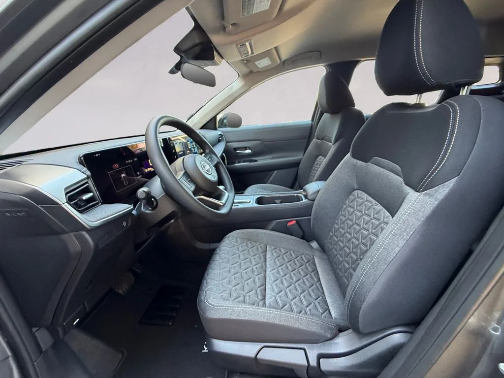 New 2027 Gray Nissan SV image 10