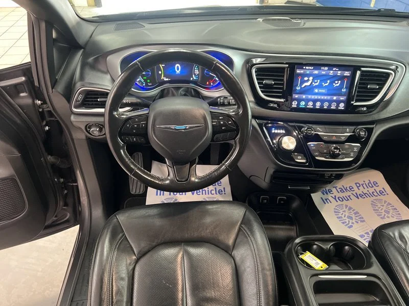 Used 2020 Gray Chrysler Touring L image 25