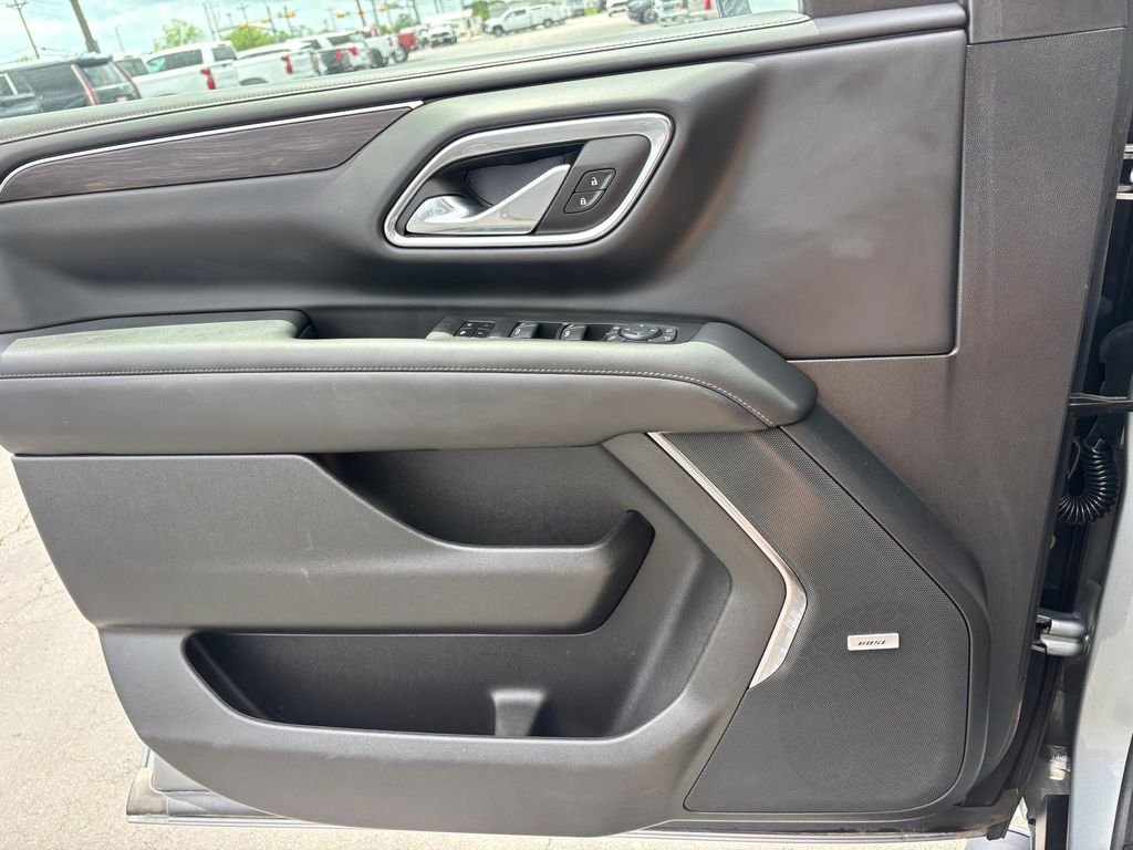 Used 2023 Gray Chevrolet Z71 image 22