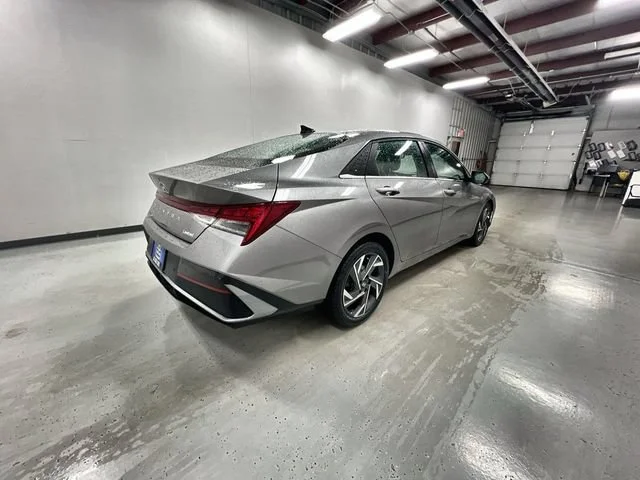 Certified Used 2024  Hyundai Limited image 8