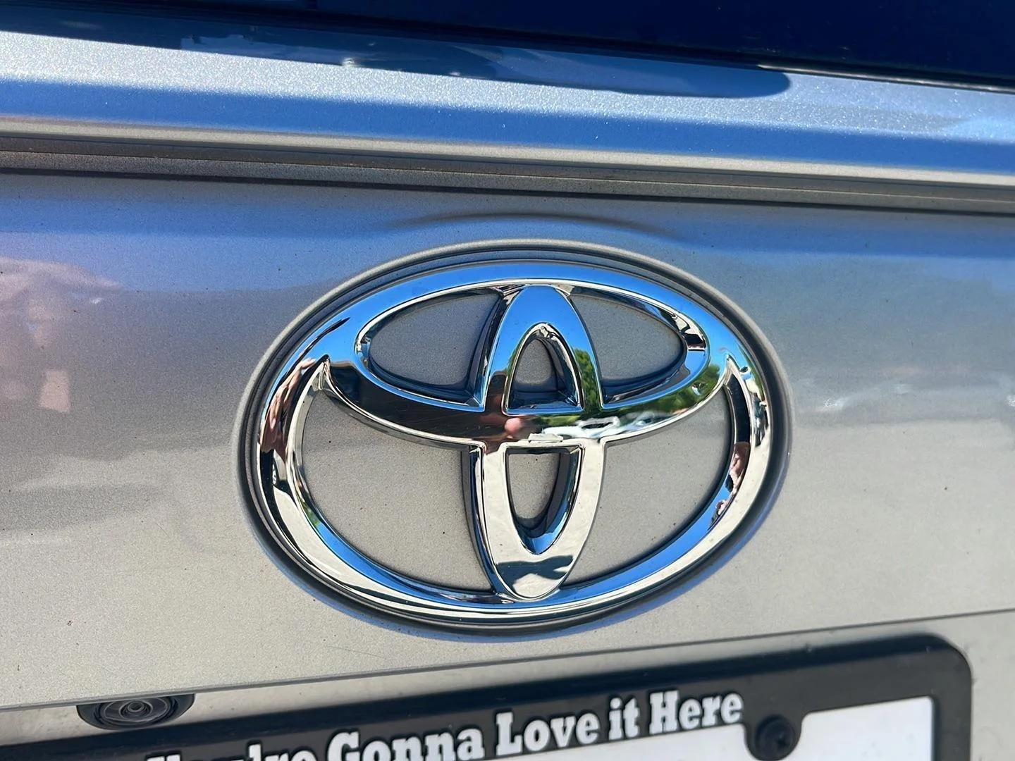 Used 2025 Silver Sky Metallic Toyota XLE image 32