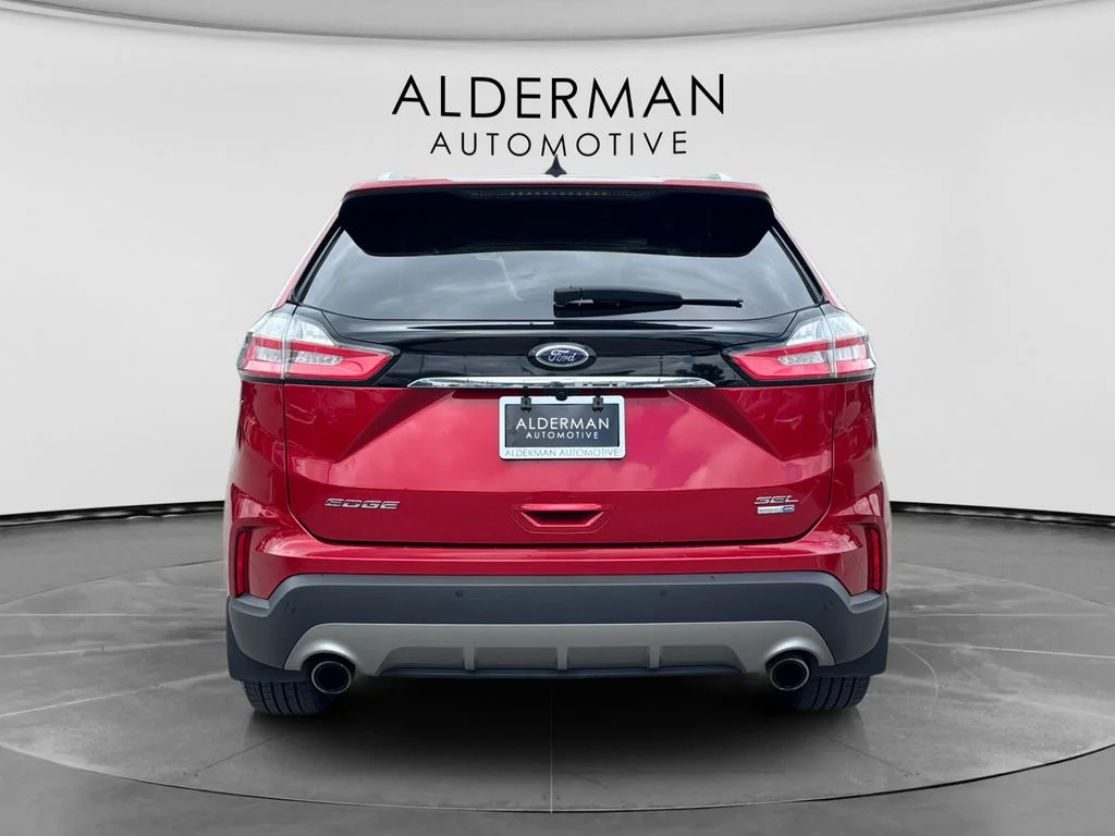 Used 2020 Red Ford SEL image 4