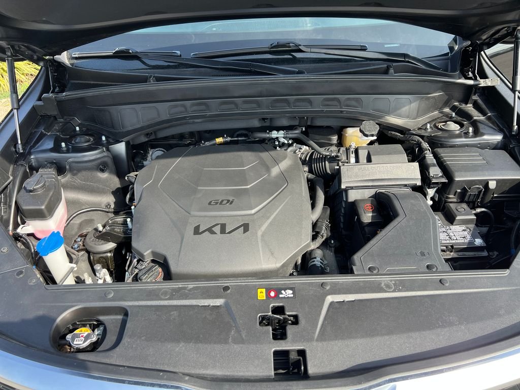 Used 2022 Black Kia S image 26