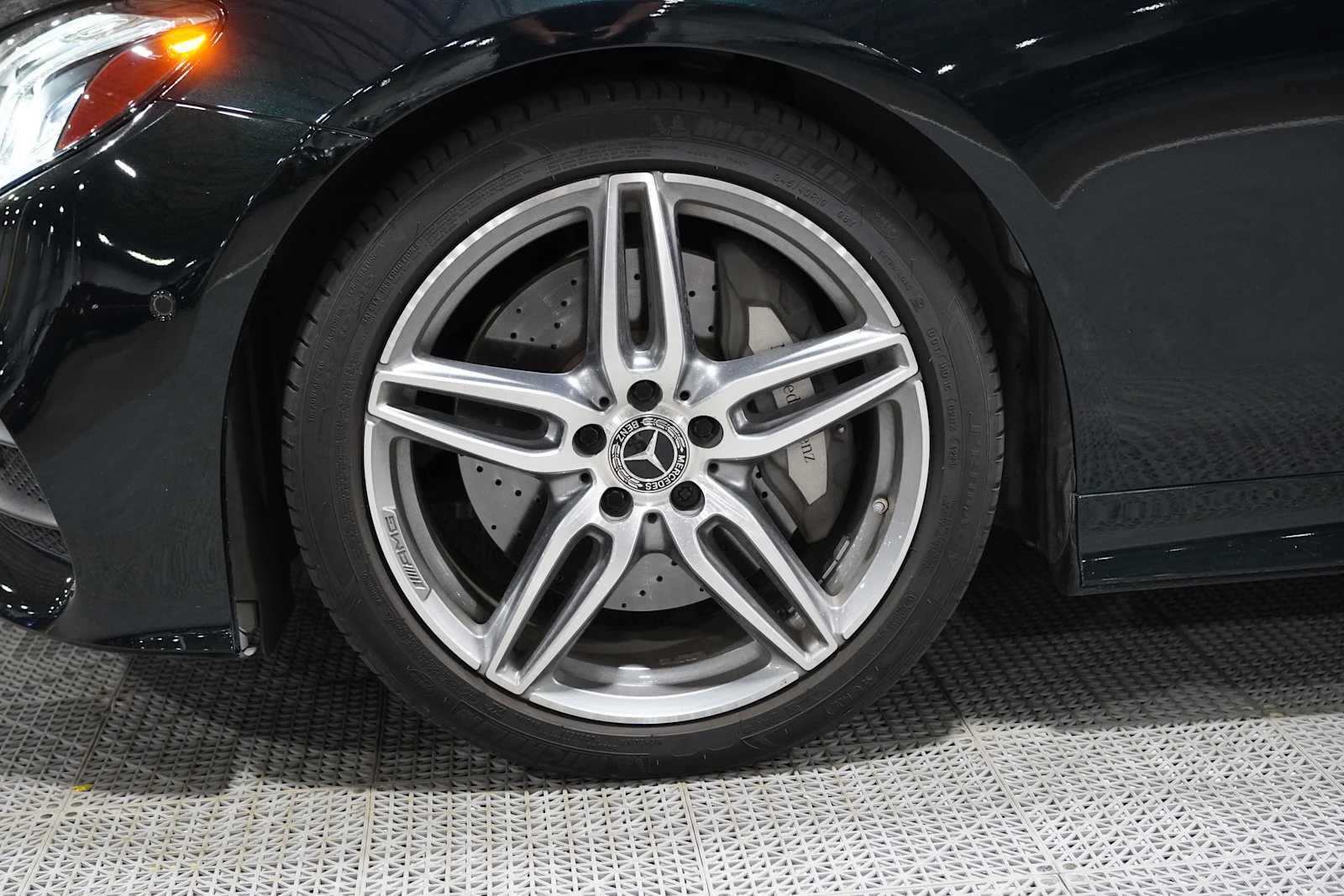 Used 2018 Emerald Green Metallic Mercedes-Benz E 400 image 8