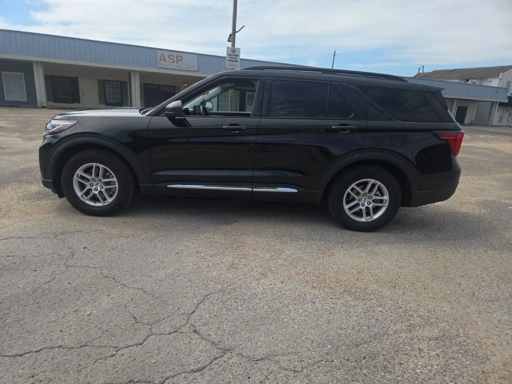 Used 2025 Black Ford Active image 5