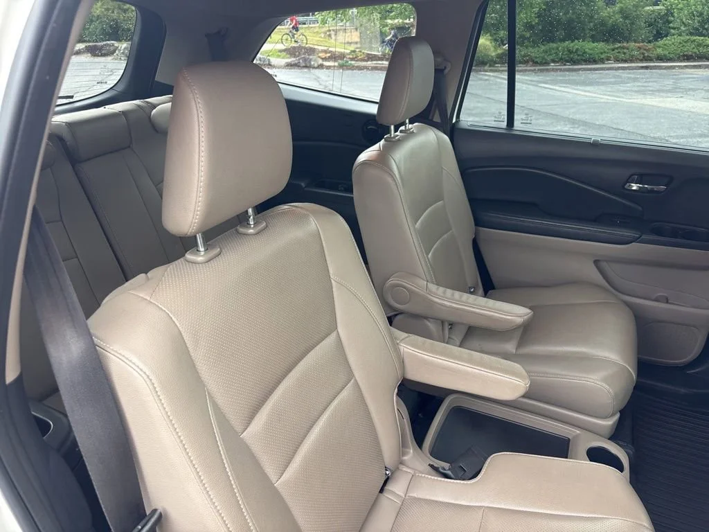 Used 2017 White Diamond Pearl Honda Elite image 19