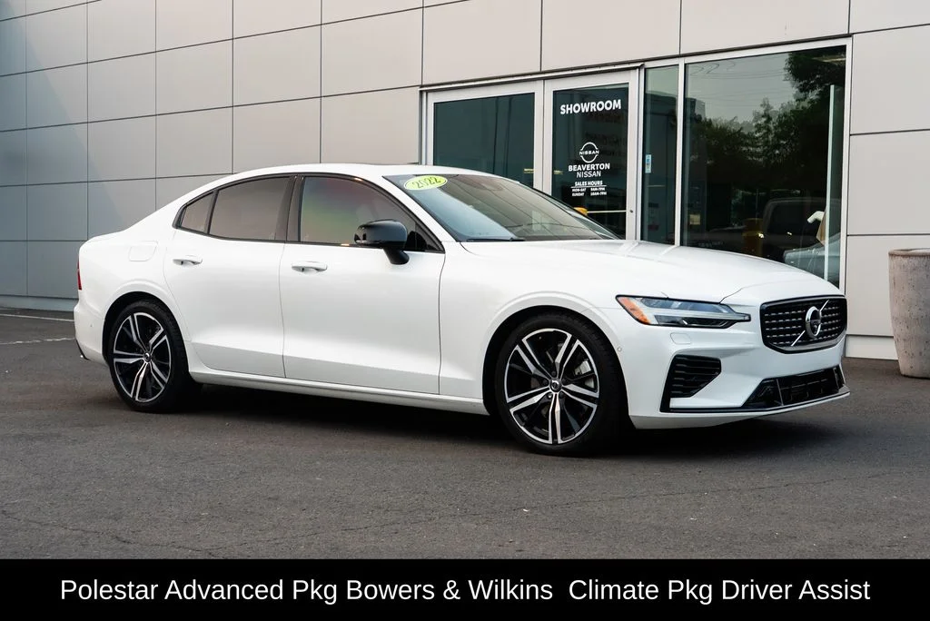 Used 2022 White Volvo T8 R-Design image 1