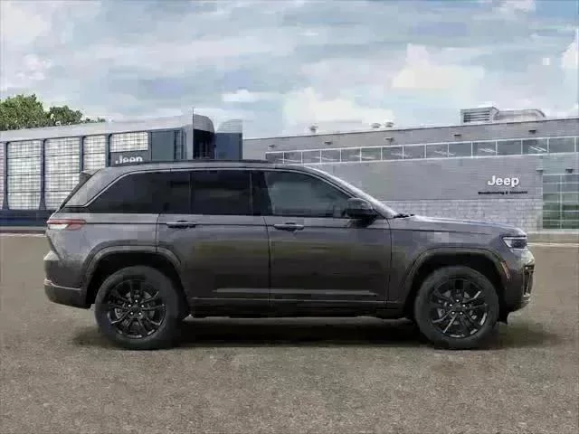 New 2026 Baltic Gray Metallic Clear-Coat Exterior Paint Jeep Limited image 69