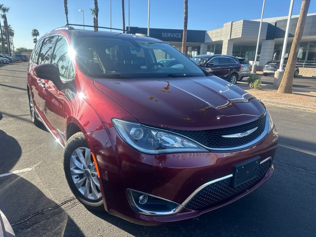 Used 2019 Red Chrysler Touring L image 3