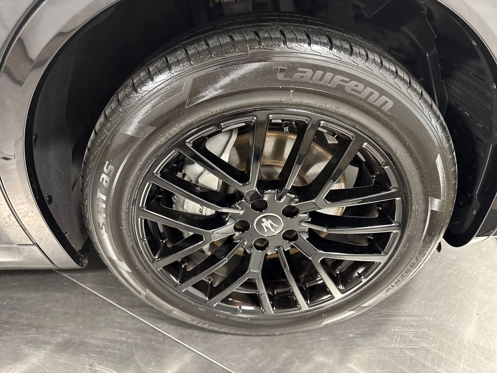 Used 2024 Nero Tempesta Metallic Maserati GT image 9