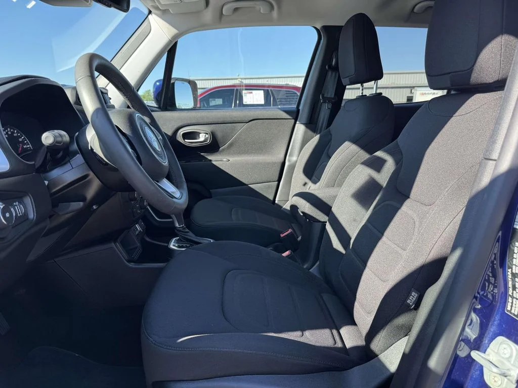 Used 2019 Blue Jeep Latitude image 13