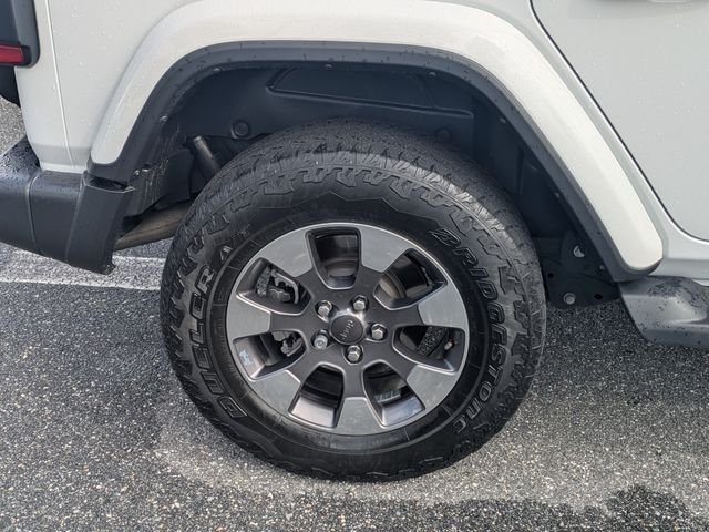 Used 2020 White Jeep Unlimited Sahara image 11