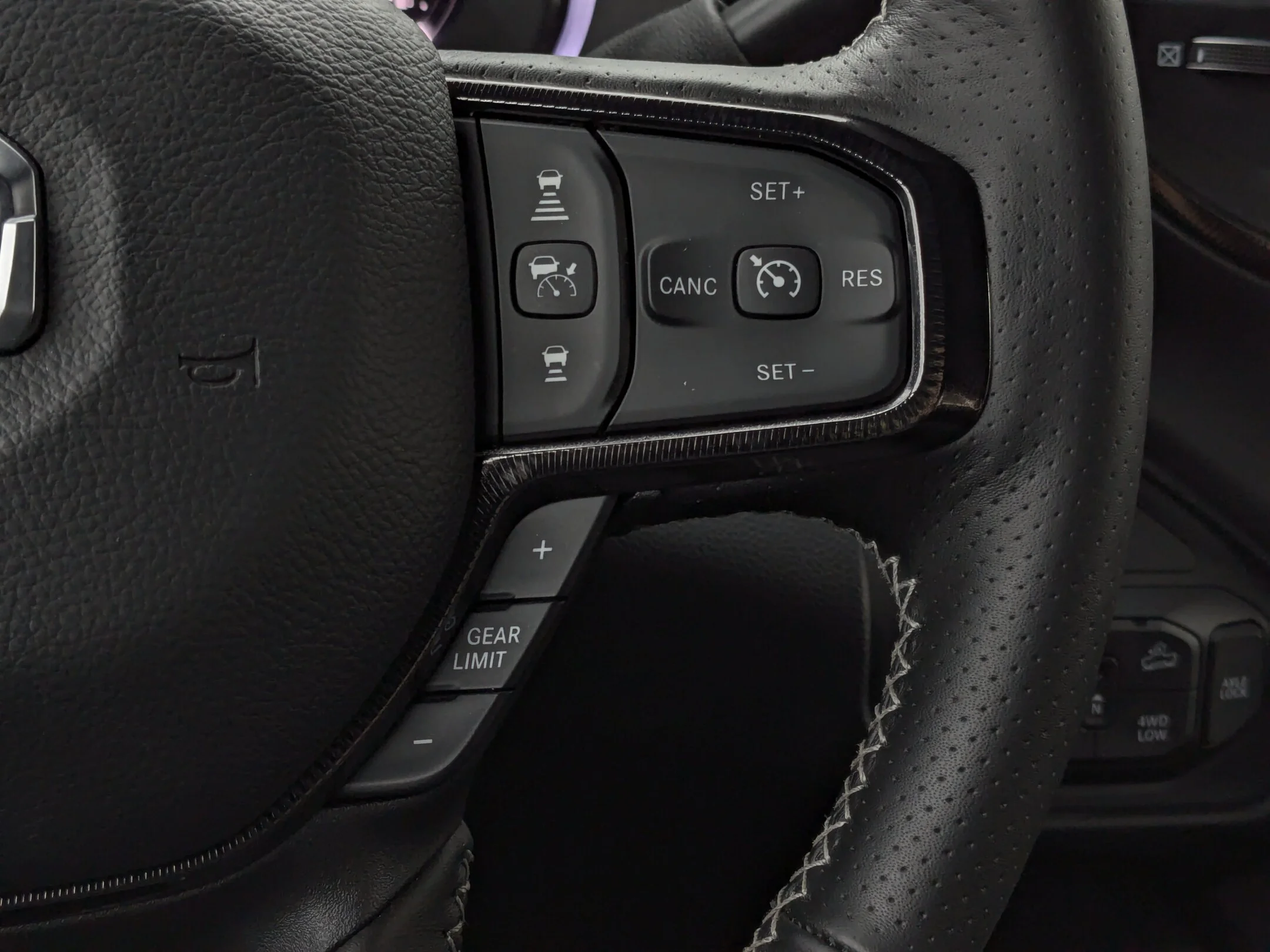 New 2026 White RAM Rebel - - Level 1 Grp - 5th Wheel/Gooseneck Prep - Ventilated Leather Seats - Alpine Audio & More! image 19
