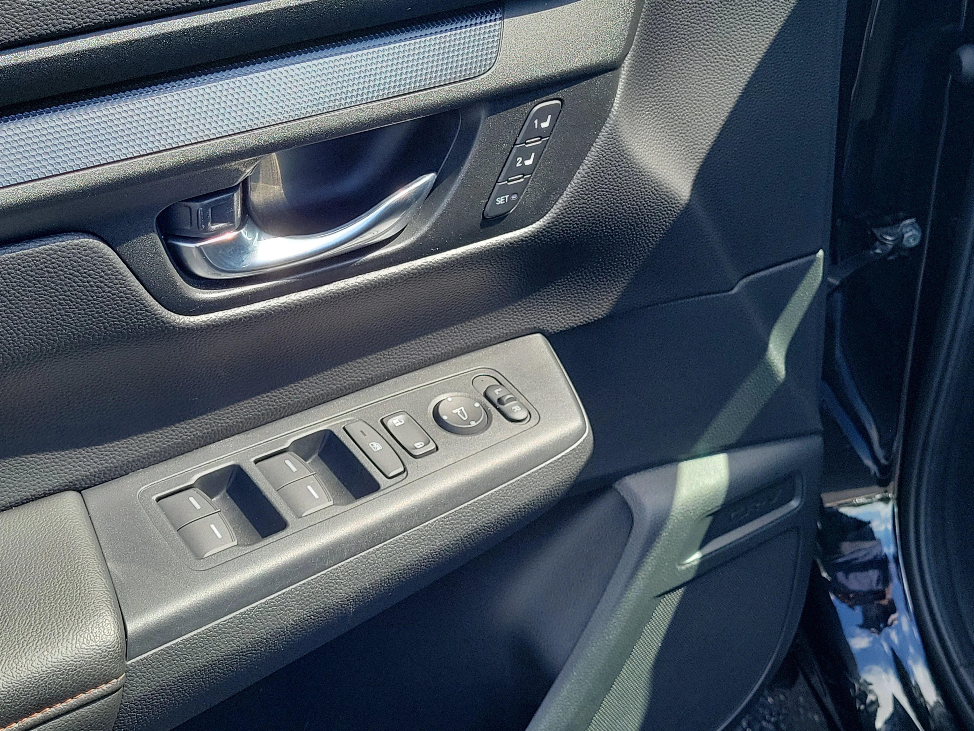 2025 Honda CR-V Sport-L - Photo 18