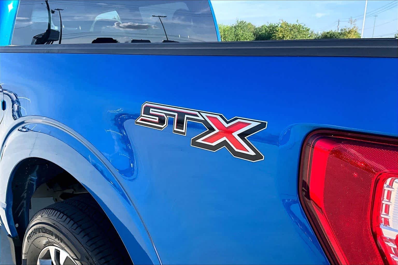 Used 2021 Velocity Blue Metallic Ford XL image 9