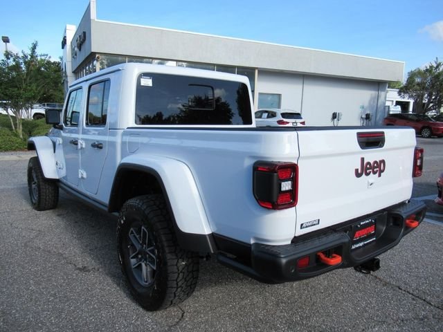 New 2026 Bright White Clear-Coat Exterior Paint Jeep Mojave X image 5