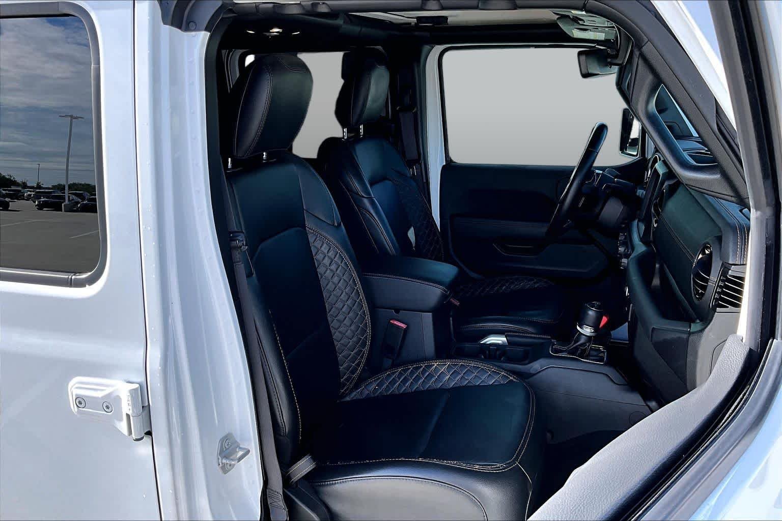Used 2022 Bright White Clearcoat Jeep High Altitude image 9