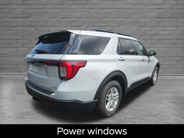 New 2026 Space White Metallic Ford Active image 8