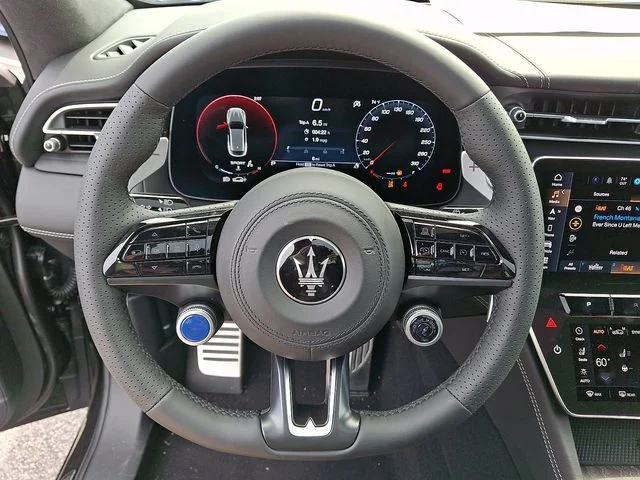 2026 Maserati Grecale Modena V6 - Photo 16