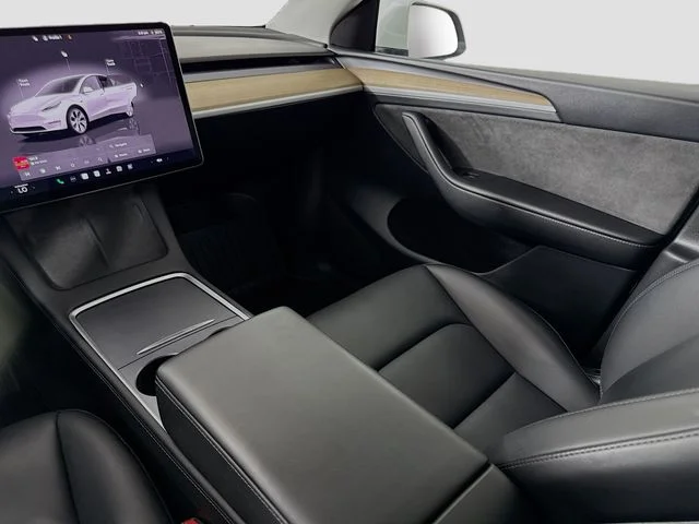 Used 2023  Tesla Long Range image 23
