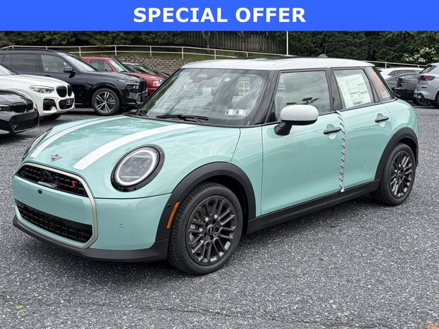 2026 MINI 4 Door Iconic