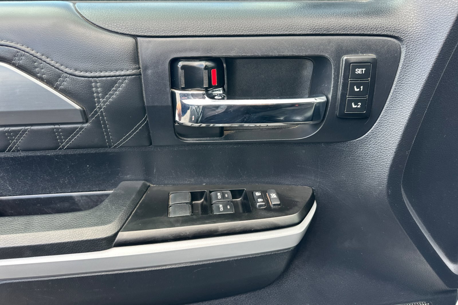Used 2021 Wind Chill Pearl Toyota Platinum image 11