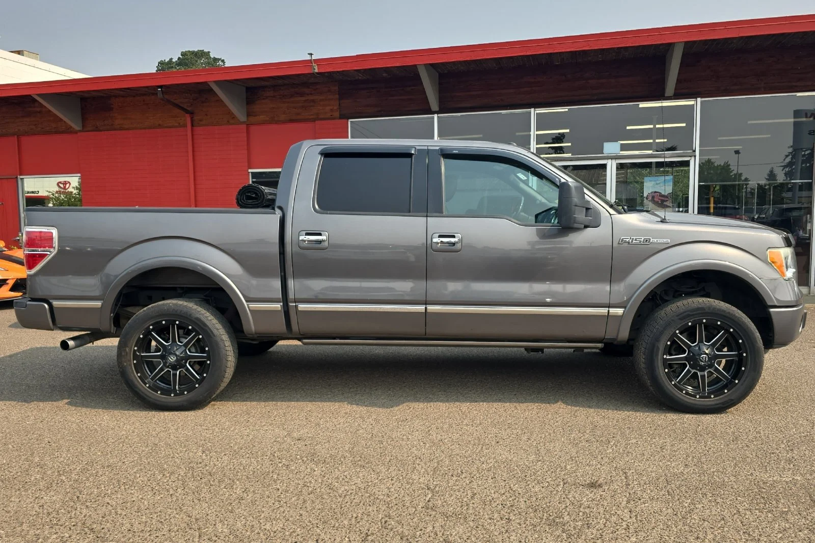 Used 2011  Ford  image 3