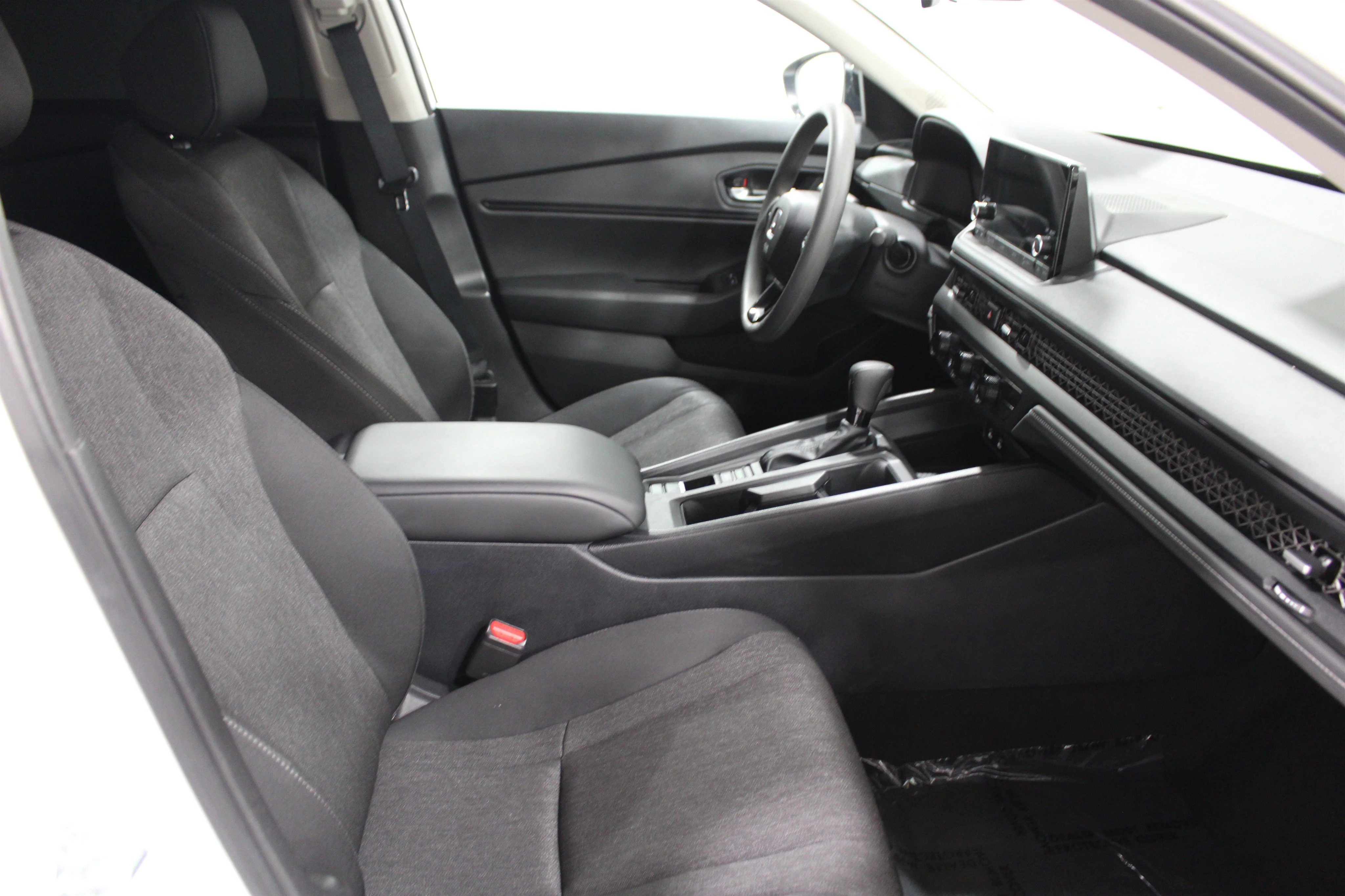 2025 Honda Accord SE - Photo 23