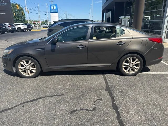 Used 2013 Brown Kia EX image 3