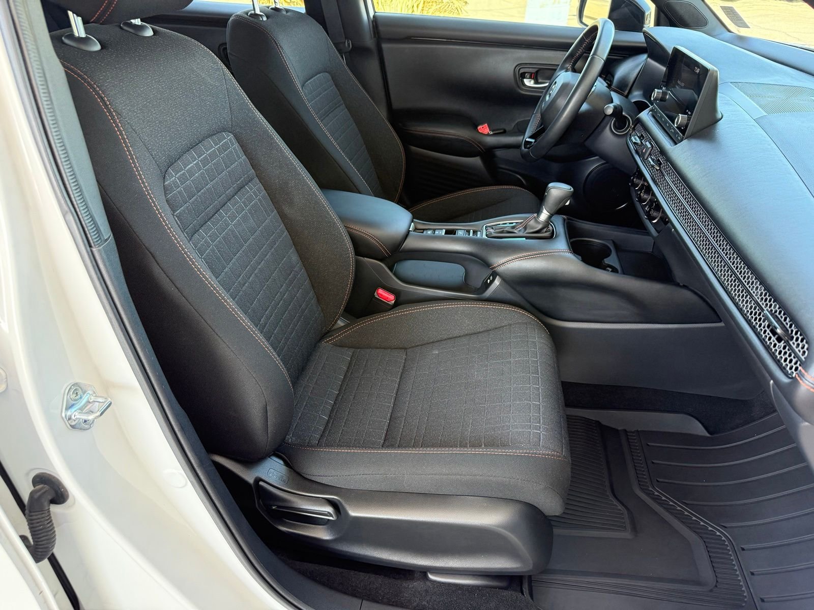 2025 Honda HR-V Sport - Photo 34