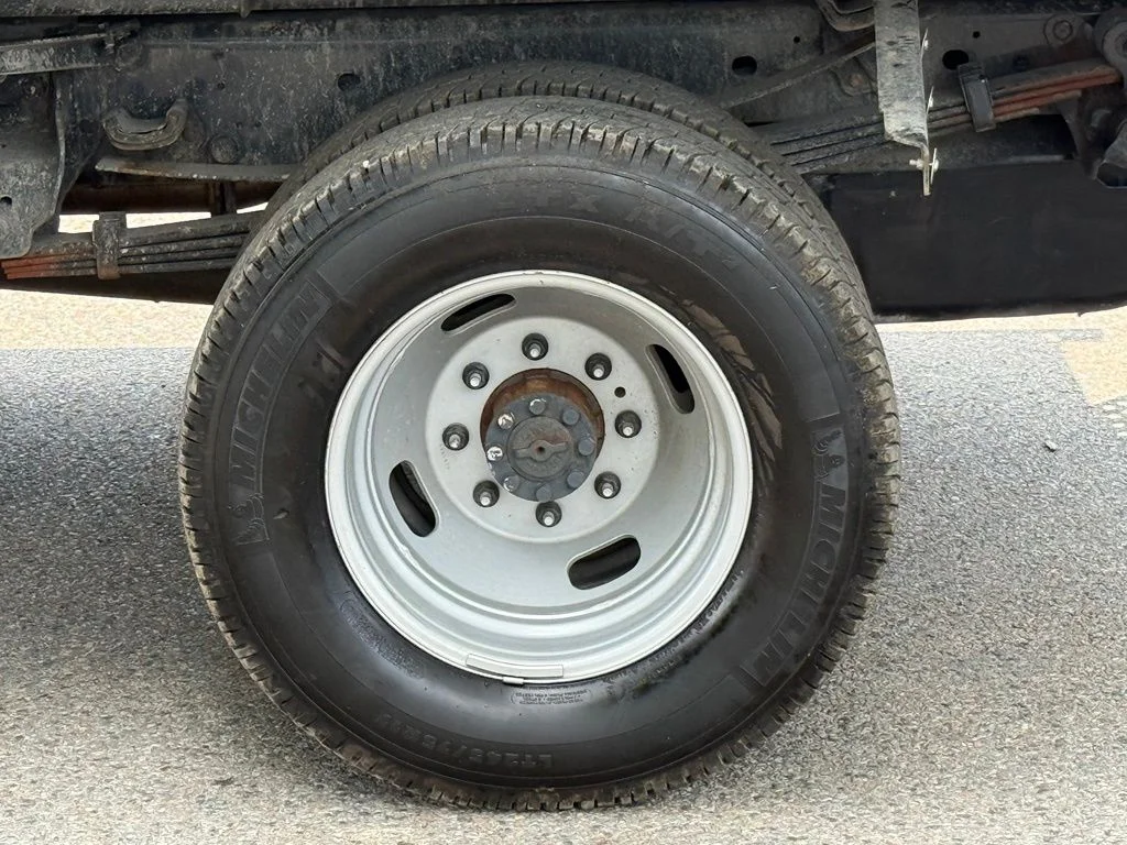 Used 2023 White Ford XL image 7