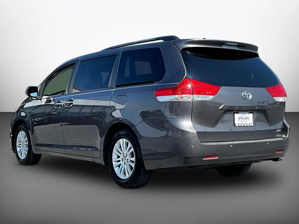 Used 2012 Gray Toyota XLE image 4