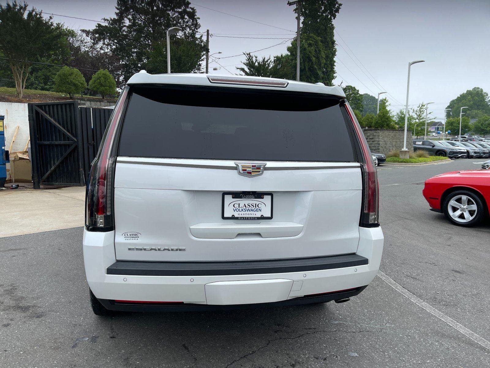 Used 2019 Crystal White Tricoat Cadillac Premium Luxury image 4