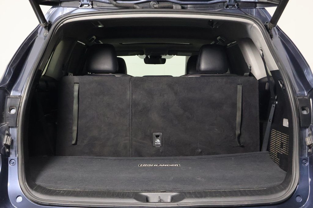 Used 2019 Shoreline Mist Toyota Limited image 15