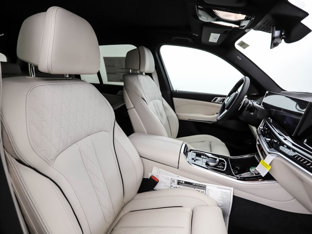 New 2026 Gray Metallic BMW xDrive50e image 31