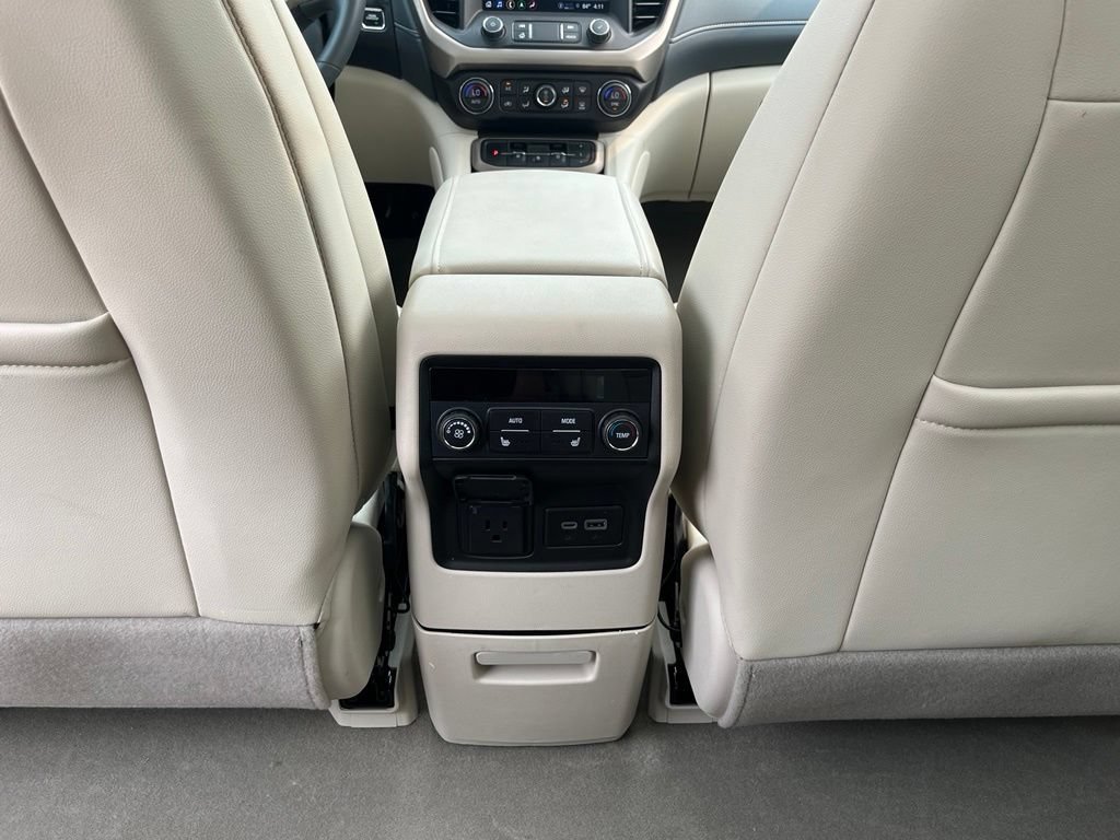 Used 2023 White Frost Tricoat GMC Denali image 30