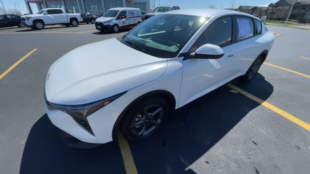 2025 Kia K4 LXS - Photo 6