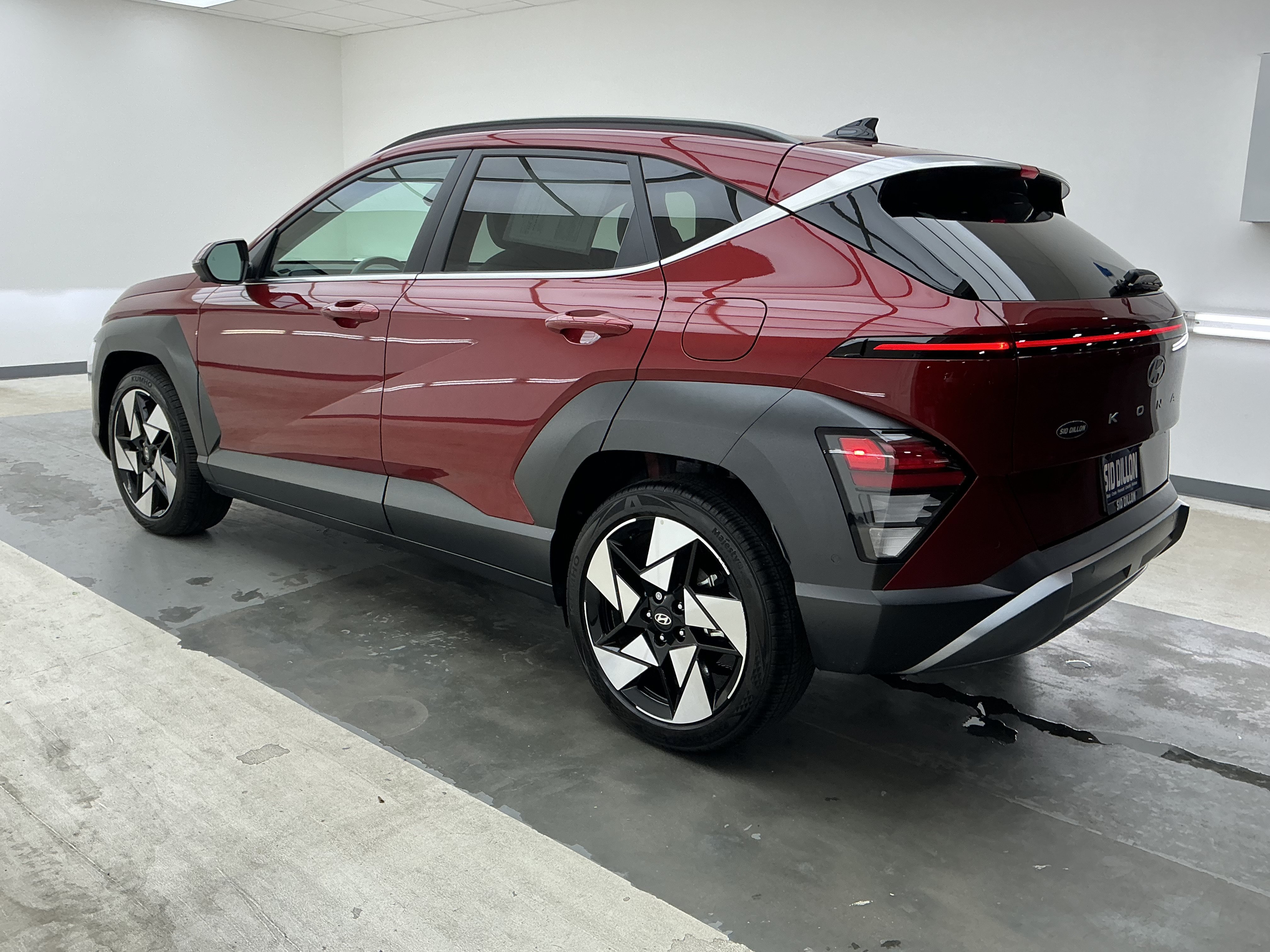 Used 2024 Ultimate Red Metallic Hyundai Limited image 6