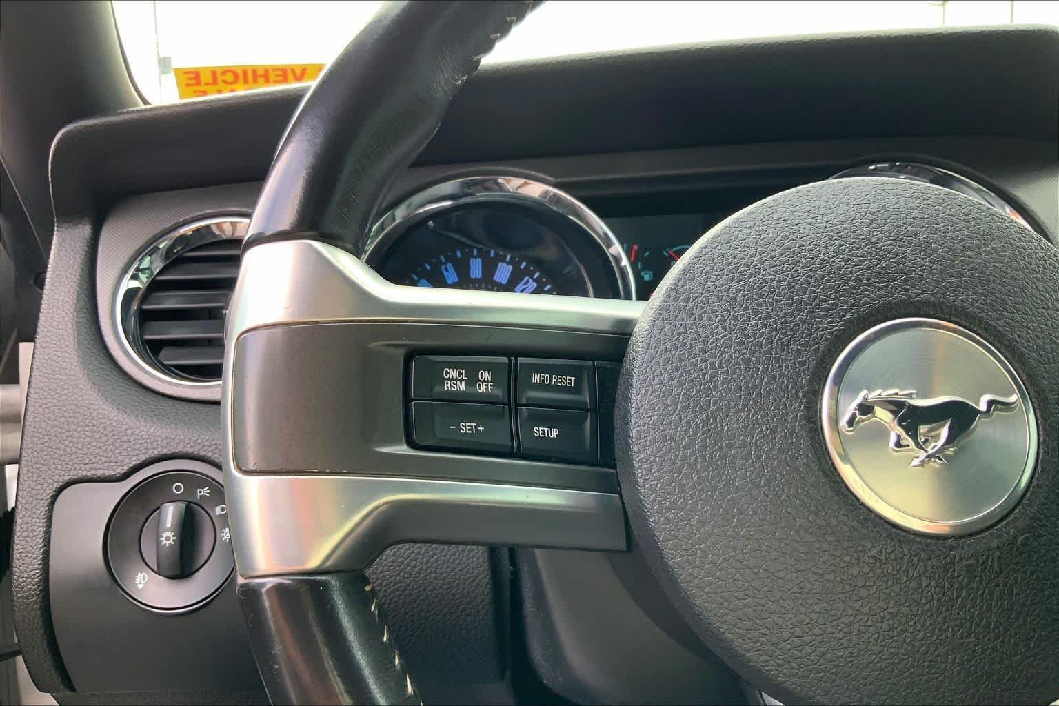 Used 2014 Oxford White Ford GT image 20