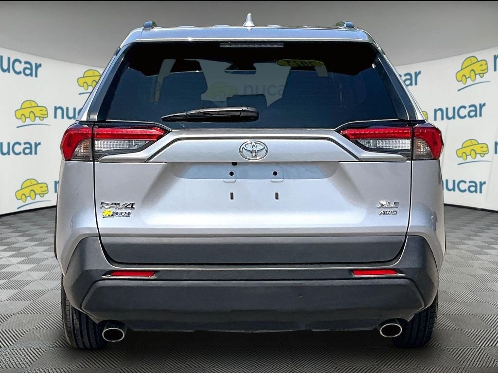 Used 2025 Silver Toyota XLE image 5