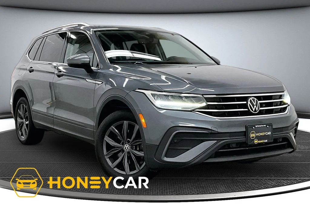 Used 2022 Gray Volkswagen 2.0T SE image 1