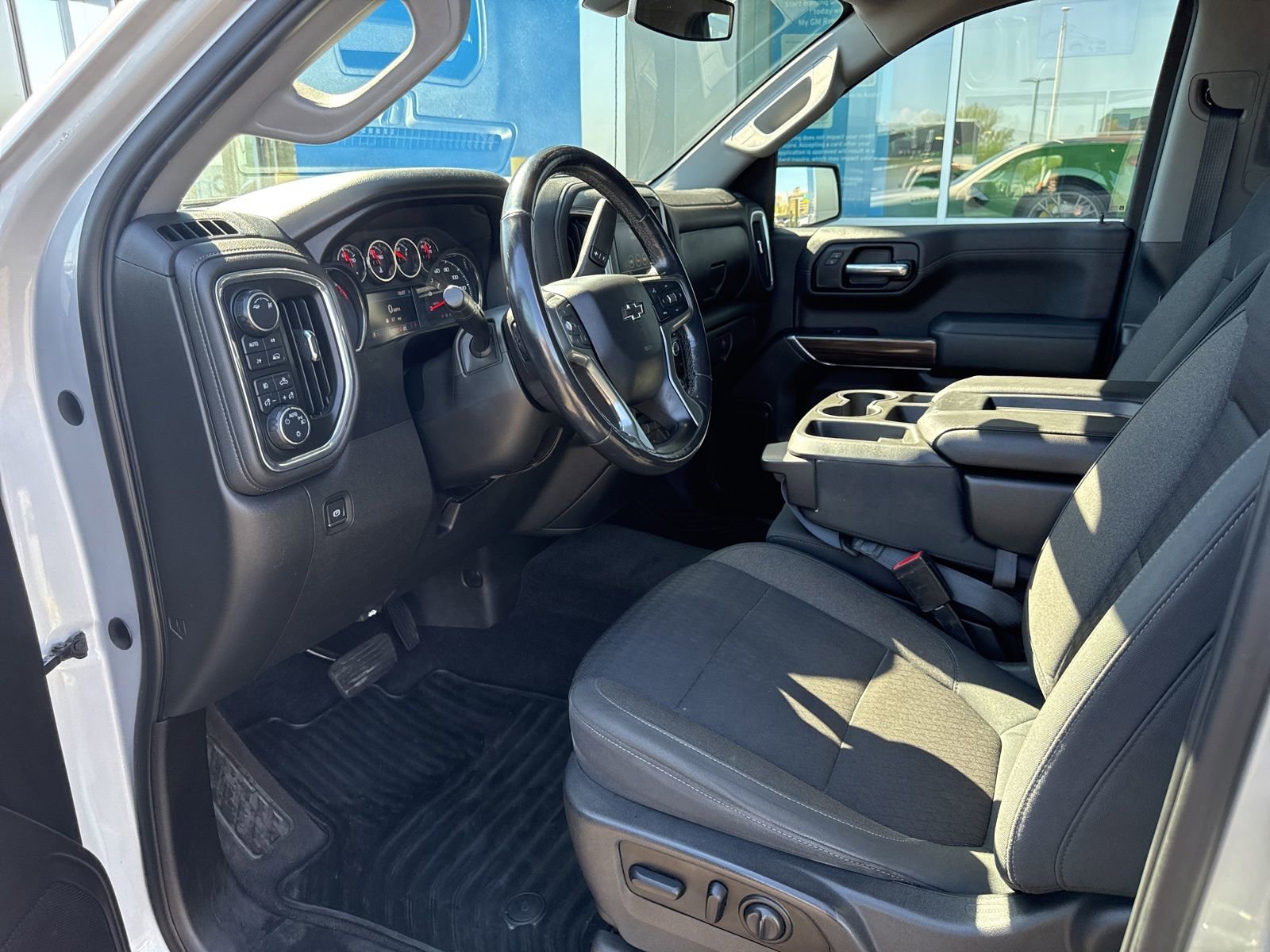 2019 Chevrolet Silverado 1500 RST - Photo 18