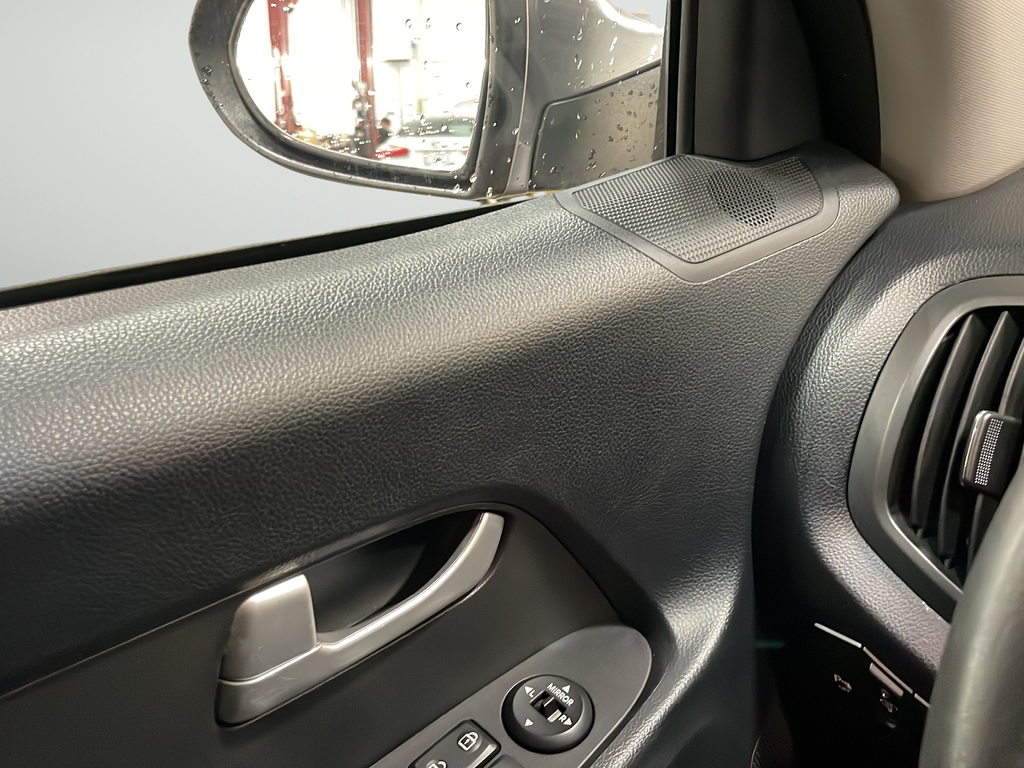 Used 2011 Silver Kia LX image 32