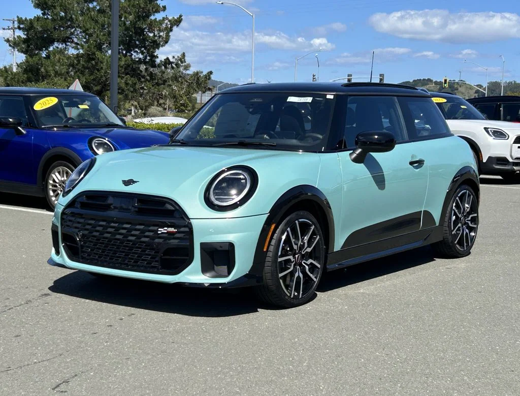 2026 MINI Hardtop Cooper S's photo