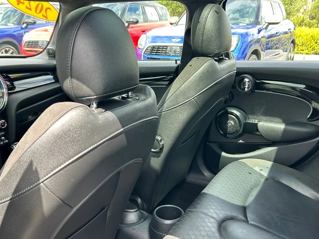 Used 2024 MINI Yours Enigmatic Black met MINI Iconic image 31