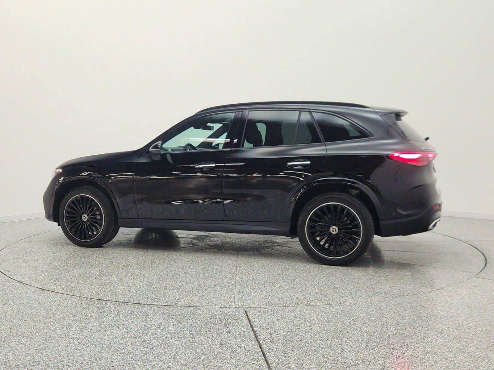 Used 2023 Black Mercedes-Benz GLC 300 SUV image 8