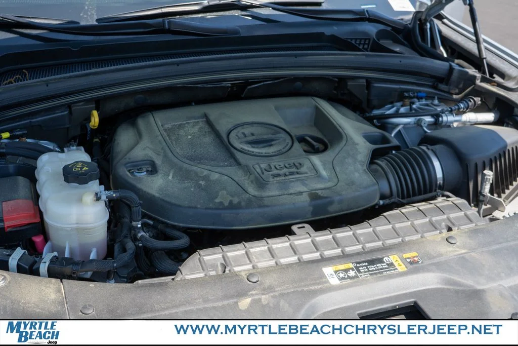 Certified Used 2022 Silver Jeep Summit image 31