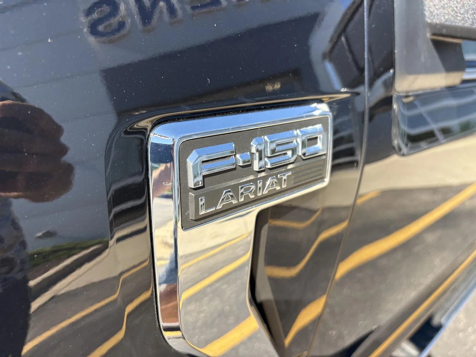 Used 2022 Agate Black Ford LARIAT image 8