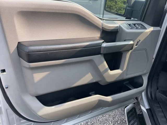 Used 2015 Silver Ford XLT image 21